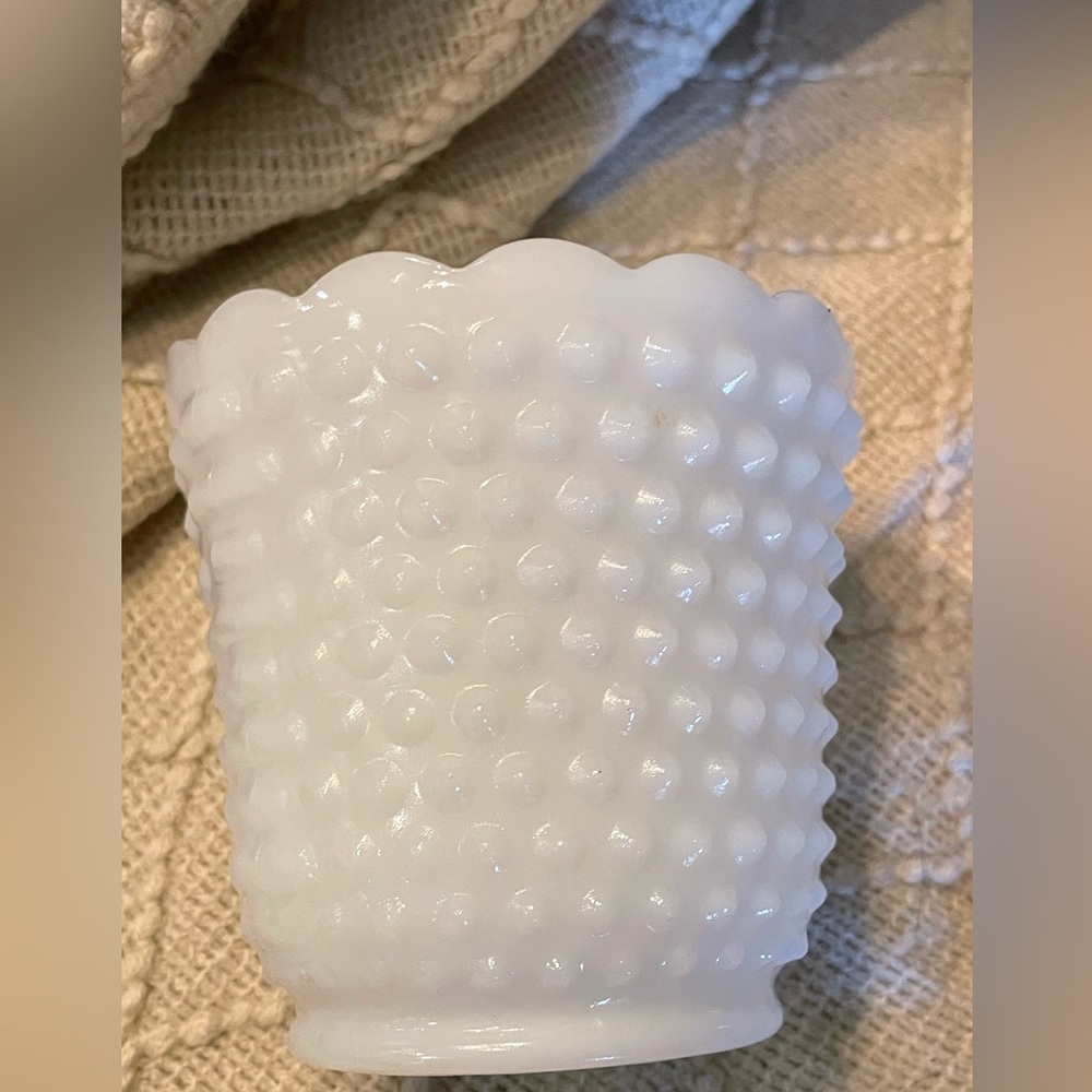 White hobb nail bowl/planter